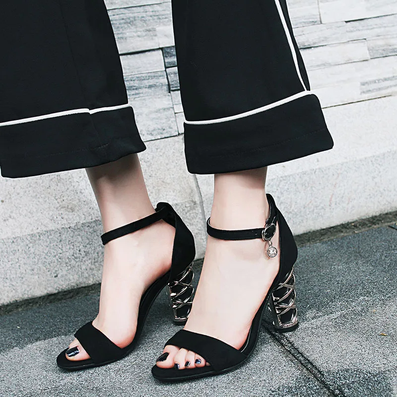 Phoentin/черные летние босоножки для женщин с металлическим украшением открытым