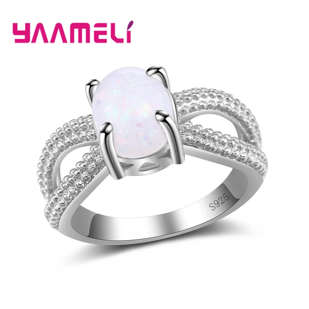 Женское кольцо из серебра 925 пробы с опалом