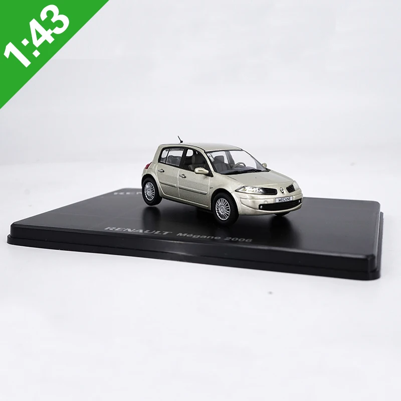 Высокотехнологичная имитация 1:43 передвижной хэтчбек Megane модель автомобиля из