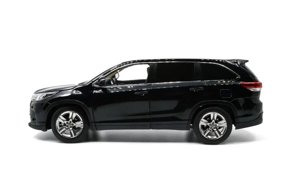 1/18 1 18 Масштаб Toyota Highlander 2019 черная статическая симуляция литье под давлением