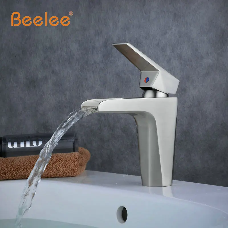 Смеситель для ванной комнаты Beelee водопроводный кран с ручкой холодной и горячей