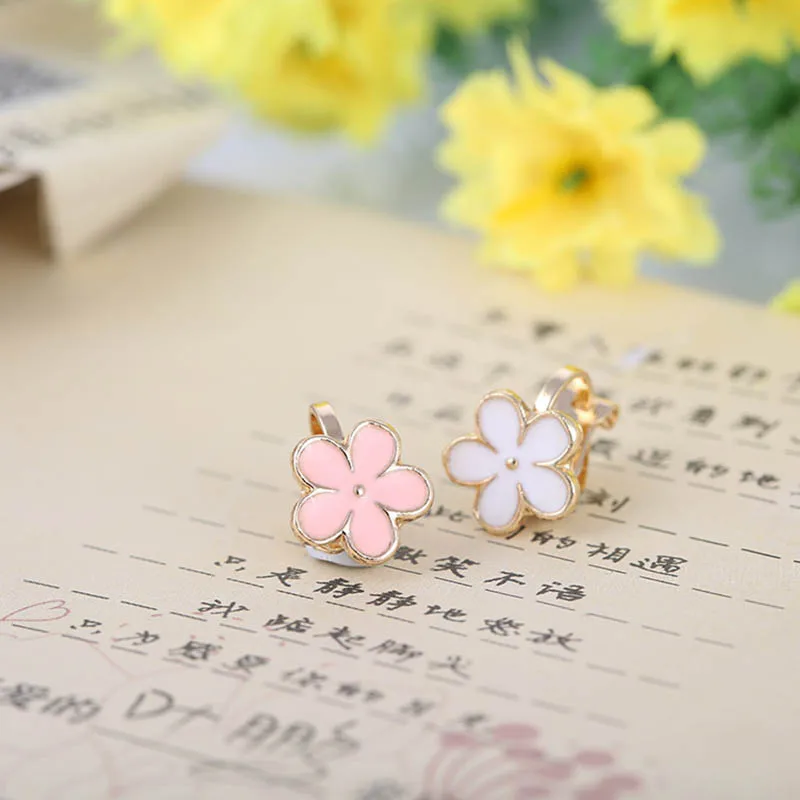 JIOFREE New Arrival Cute Flower Pink white Clip on Earrings Wihtout Piercing for Kids Fashion Earrings Not Allergy