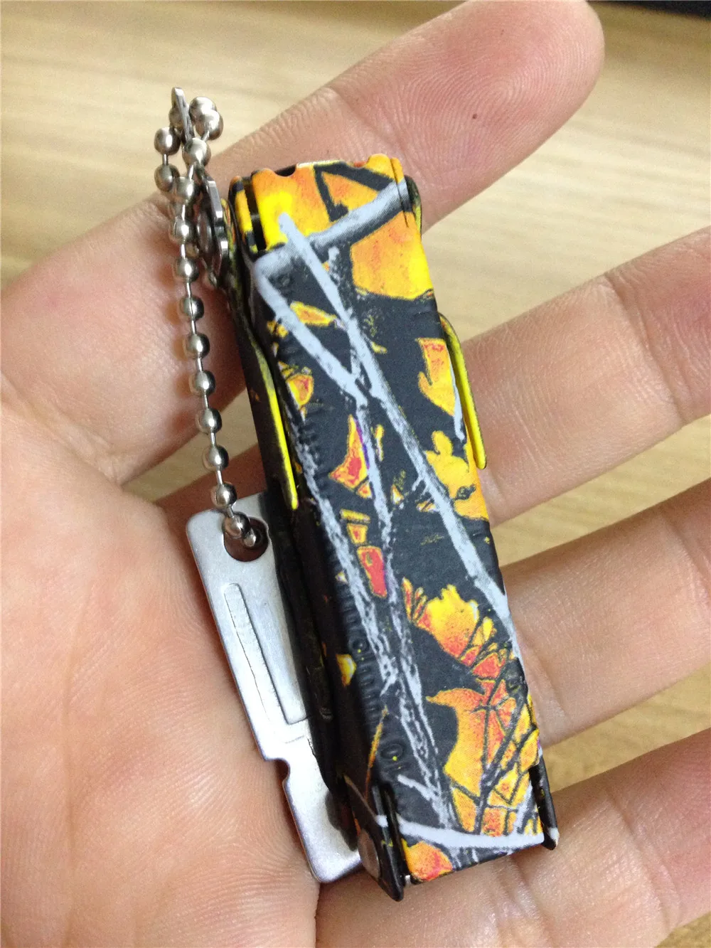 

Outdoor multi-tool 12 in 1 Outdoor survival tools