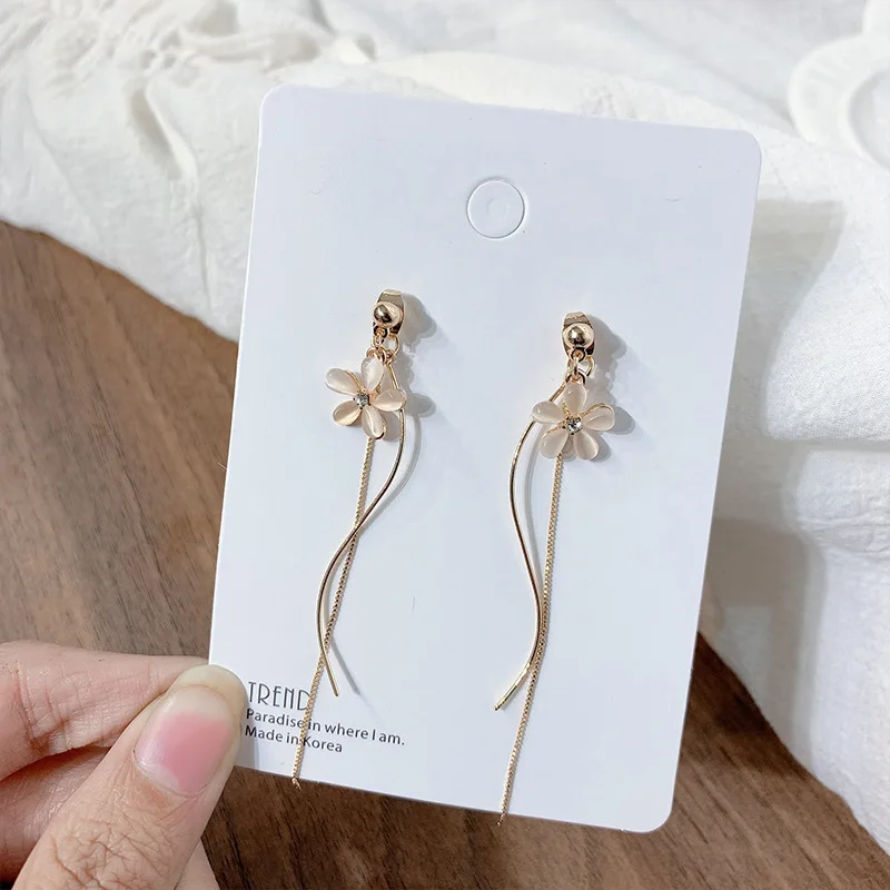 Темперамент Цветок из опала женские серьги Модные дикие кривые с кисточками |