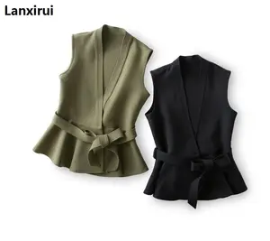 Куртка Женская весенне-осенняя с поясом и оборками