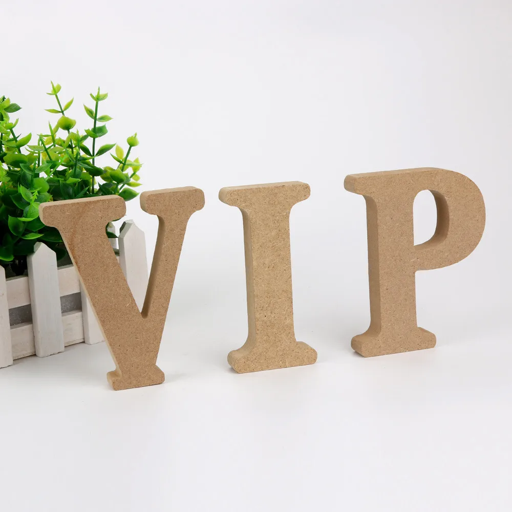 Вечерние предметы первой необходимости от A до Z деревянные цветные буквы