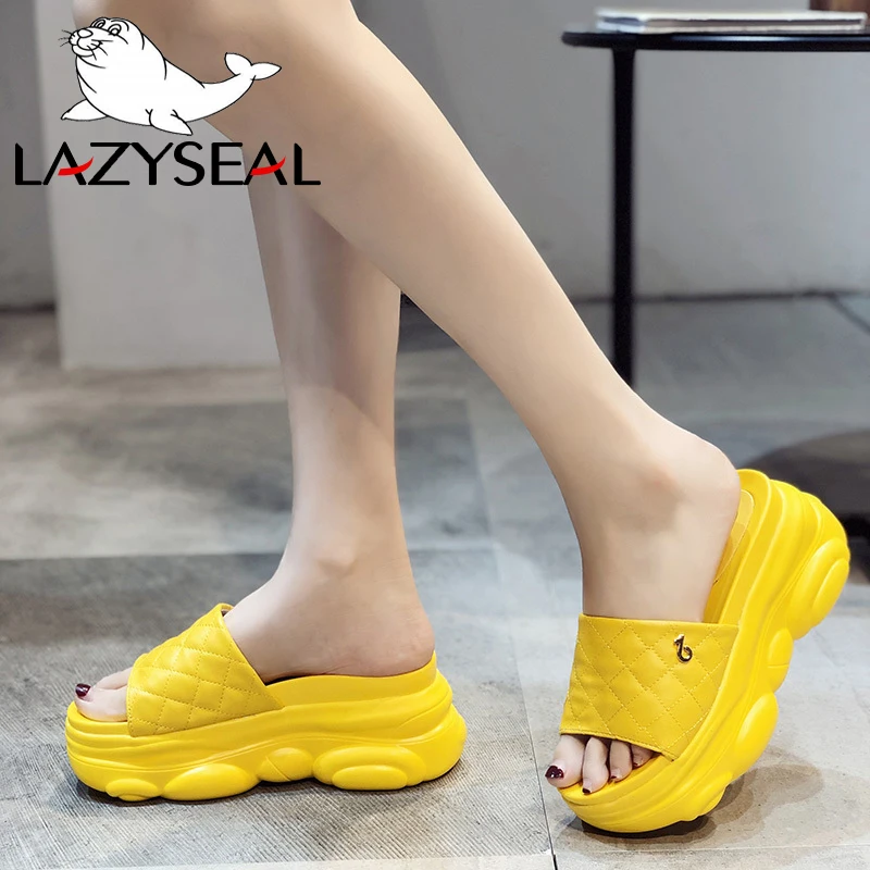 LazySeal шлепанцы на платформе; женские шлепанцы с металлическими украшениями; Новинка года; Летняя Пляжная женская обувь на танкетке; нескользящие женские вьетнамки