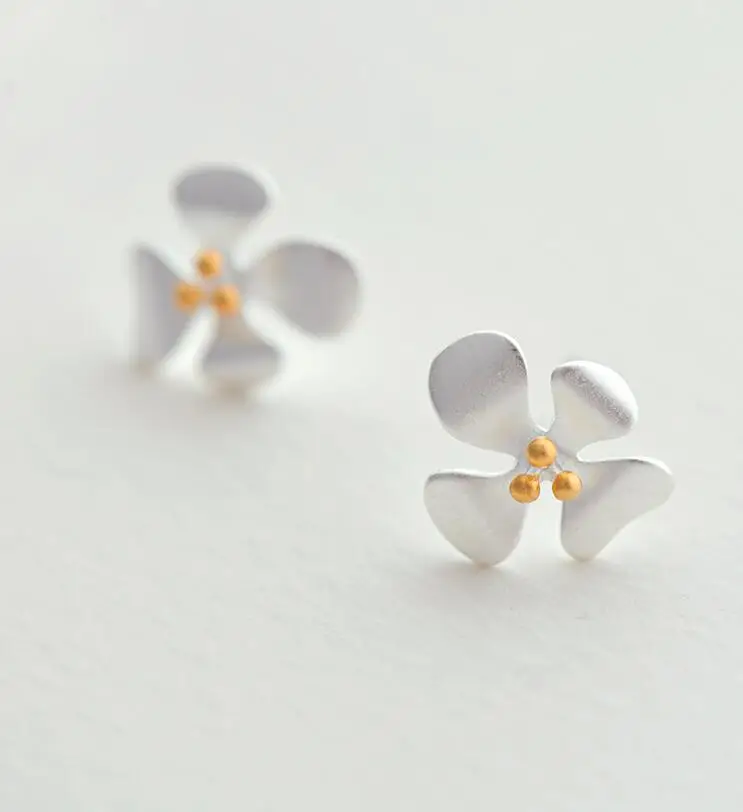 Shuangshuo новинка 2017 года модные женские серьги гвоздики в виде цветка с четырьмя