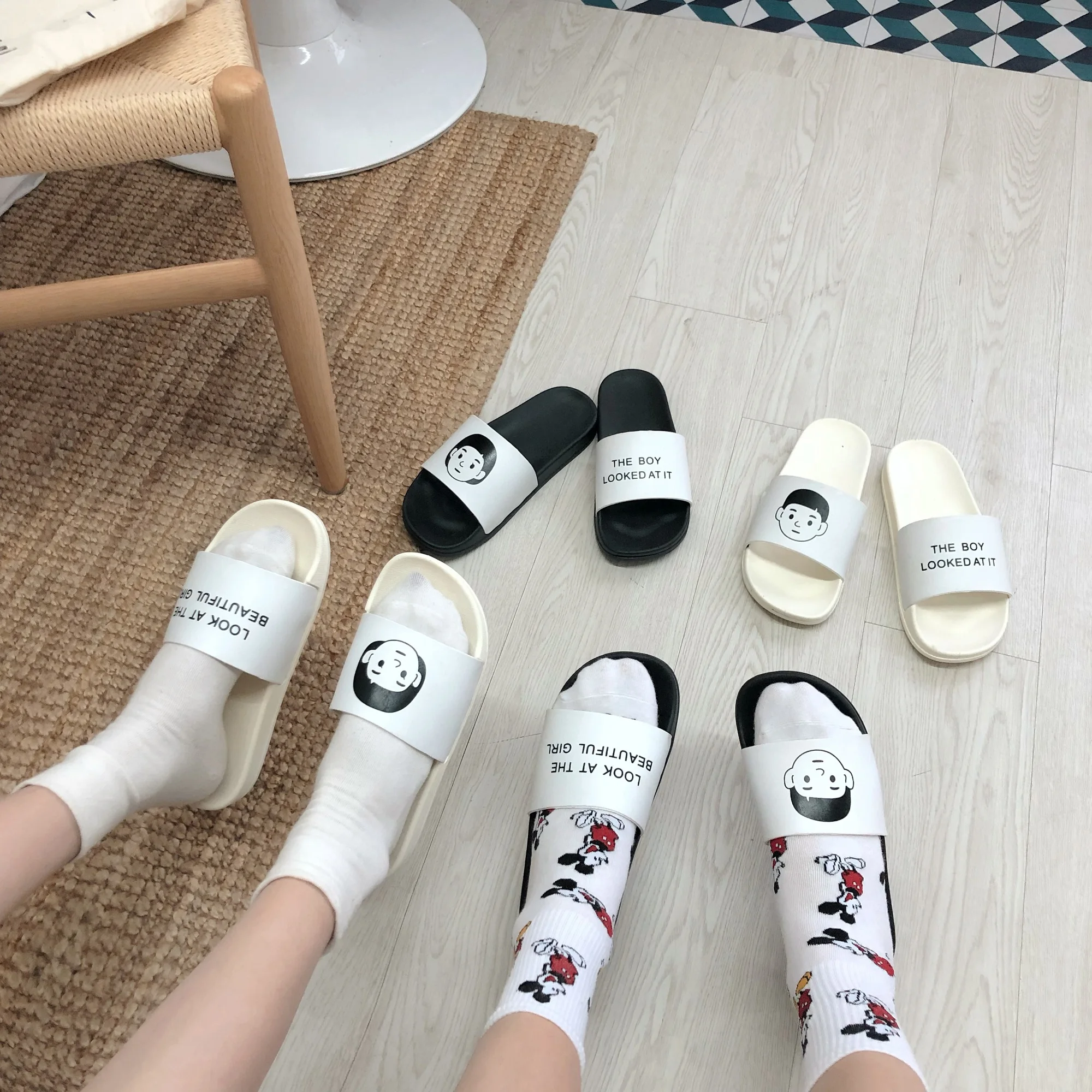 Шлепанцы женские с буквенным принтом пляжные сандалии на толстом каблуке