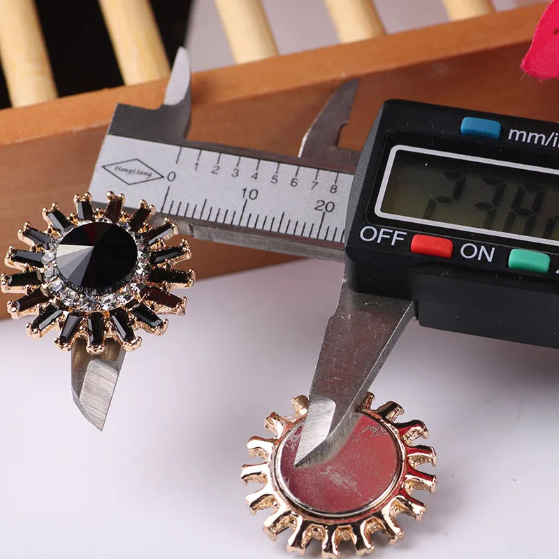 

12 pcs High-grade Magnets Special zircon Muslim Women Lady Scarf Double-sided Camellia Magnetic Buckle Brooches