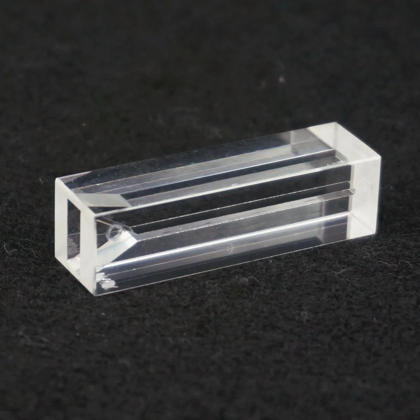 Светильник с крышкой для флуоресцентного спектрометра 10 мм 140ul 1x4 | Канцтовары