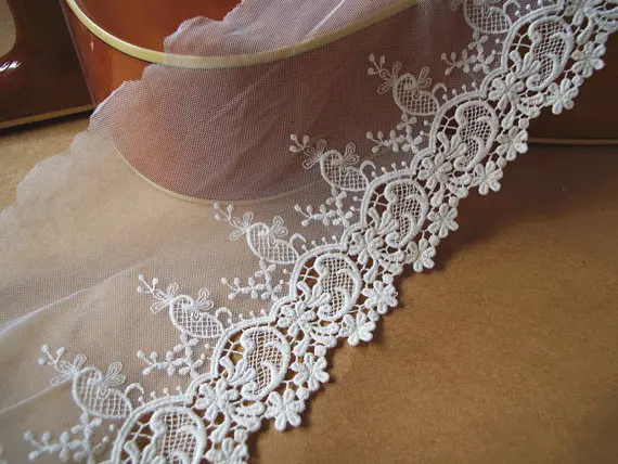 

10 yards Off White Beautiful Vintage Style Lace Trim by the yard,