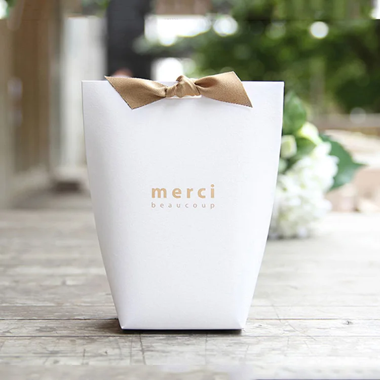 

50pcs/lot New Black and White Pillow Box Merci Ribbon Bow Present Carton Pouch Kraft box Gift DIY Boxes Wedding Party Supply