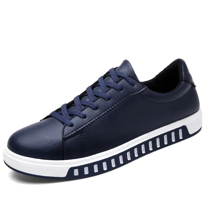 В 2017 году новый летний спорт досуг обувь с белым молодых мужчин человек чистый