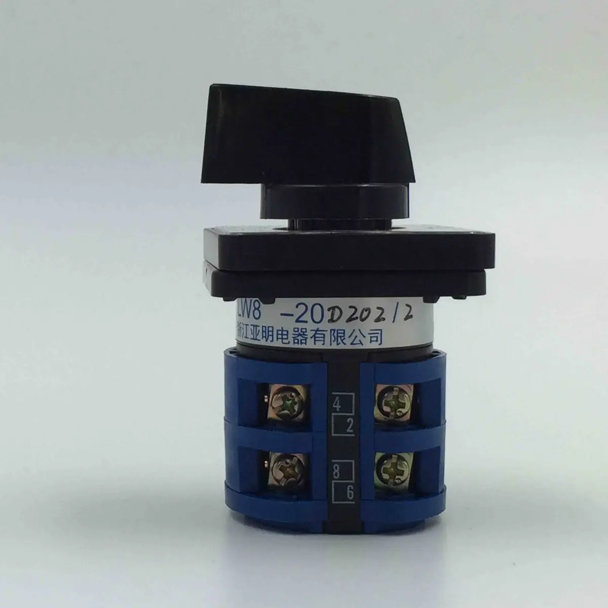 LW8-20D202/2 Universal переключателем 3 архивов 2 контактная группа объединить но с Мера