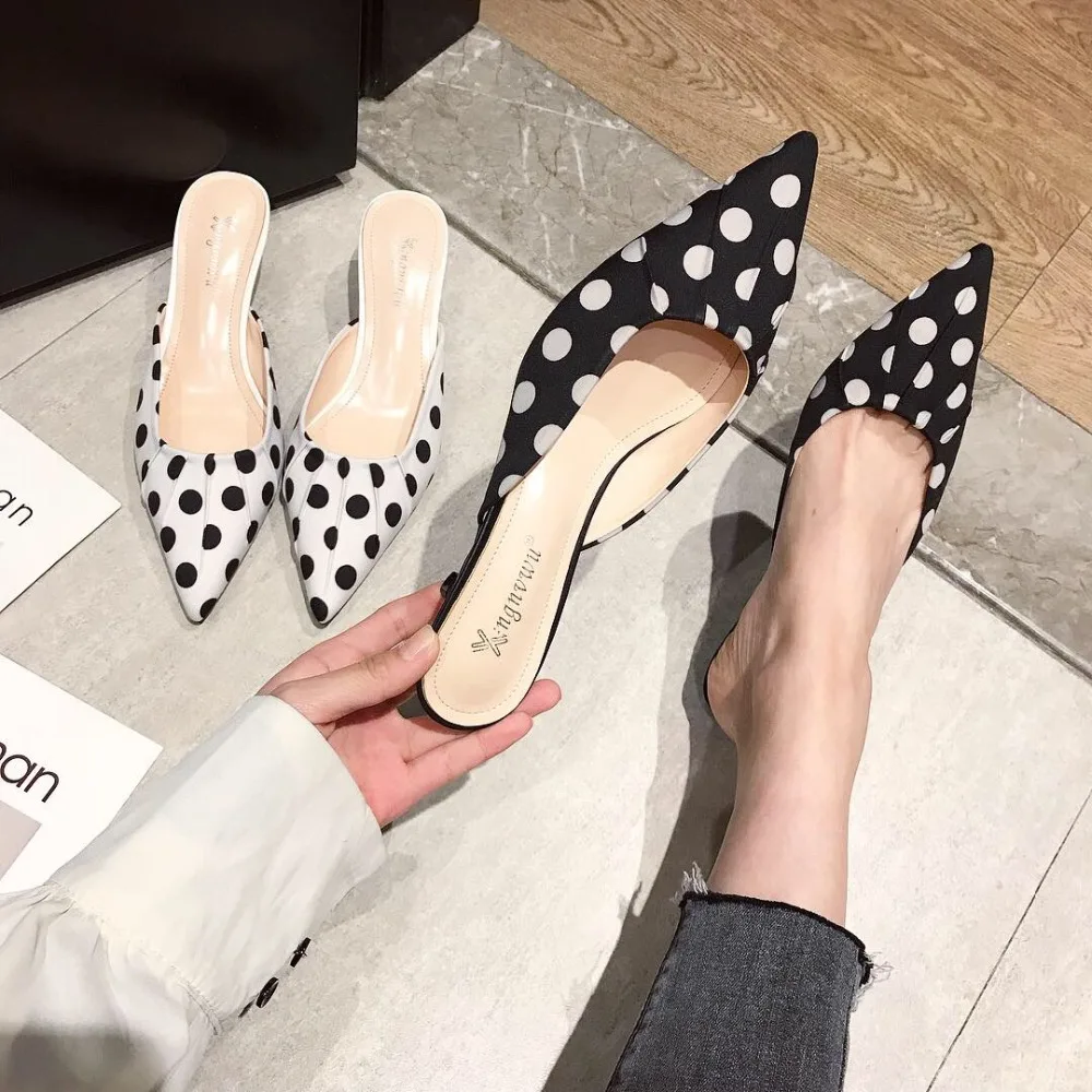 Атласные туфли без задника в горошек с острым носком женские знаменитый бренд