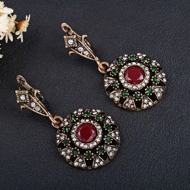 Серьги женские круглые бронзовые золотые с австрийскими красными кристаллами и