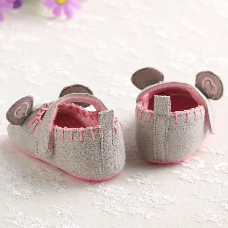 Обувь для маленьких девочек милая хлопковая обувь первых шагов с мультяшным