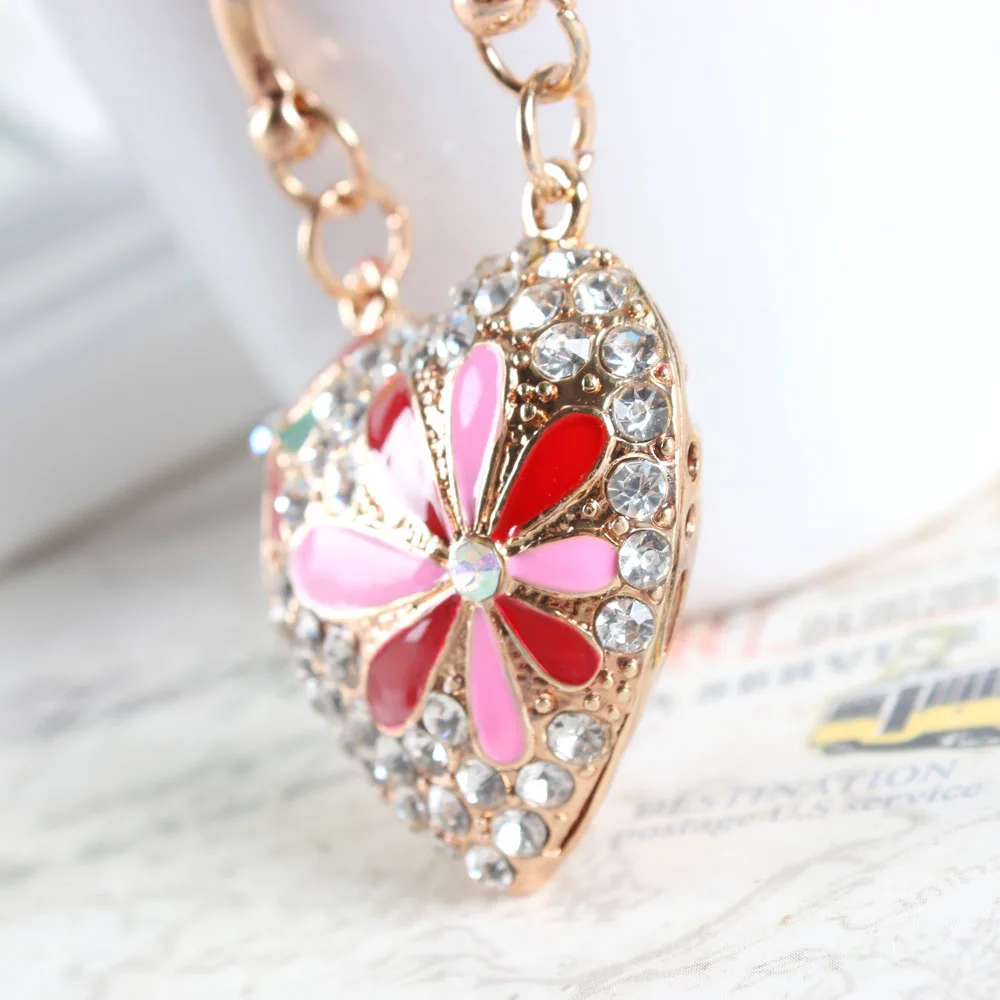 Брелок для вечерние ей с кристаллами