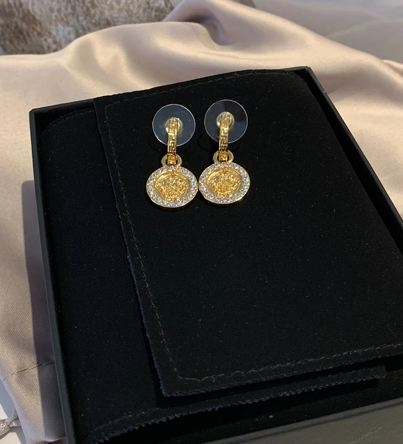 2019 модные брендовые новые серьги с золотыми шипами женские аксессуары для