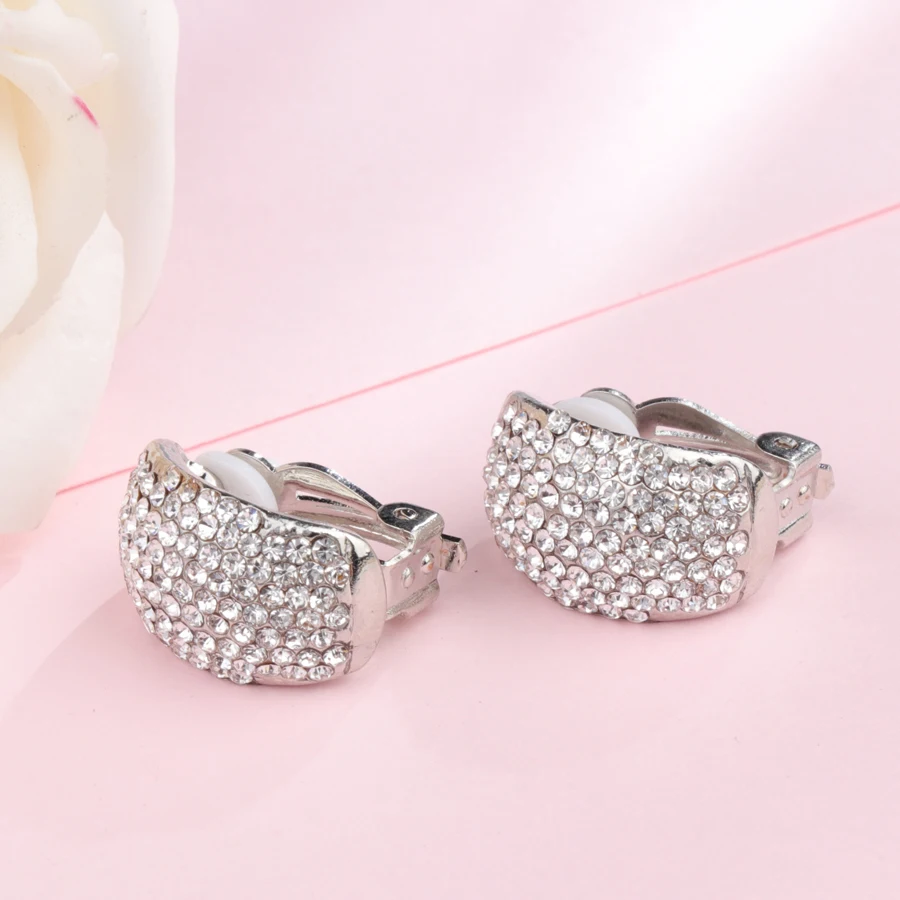 Женские серьги пусеты Kinel серебряного цвета с кубическим цирконием AAA