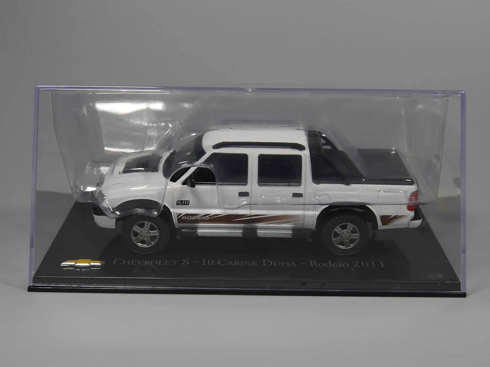 Авто ИНН-ixo 1:43 Chevrolet S-10 Cabine Dupia Rodeio 2011 литая модель автомобиля