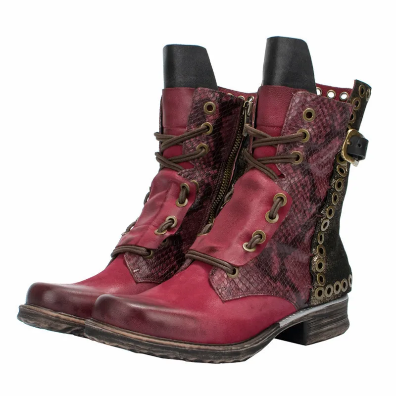 Prova Perfetto Лоскутные ботильоны для женщин Осень Зима Плоская подошва Botas Mujer женские заклепки Шипованные платформа Резиновая женская обувь - Цвет: Red