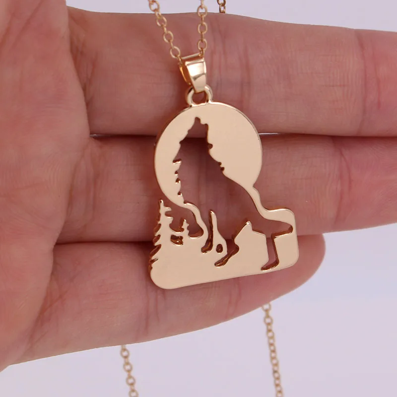 

hzew hot sale Growling wolf in Grass pendant necklace wolf necklaces