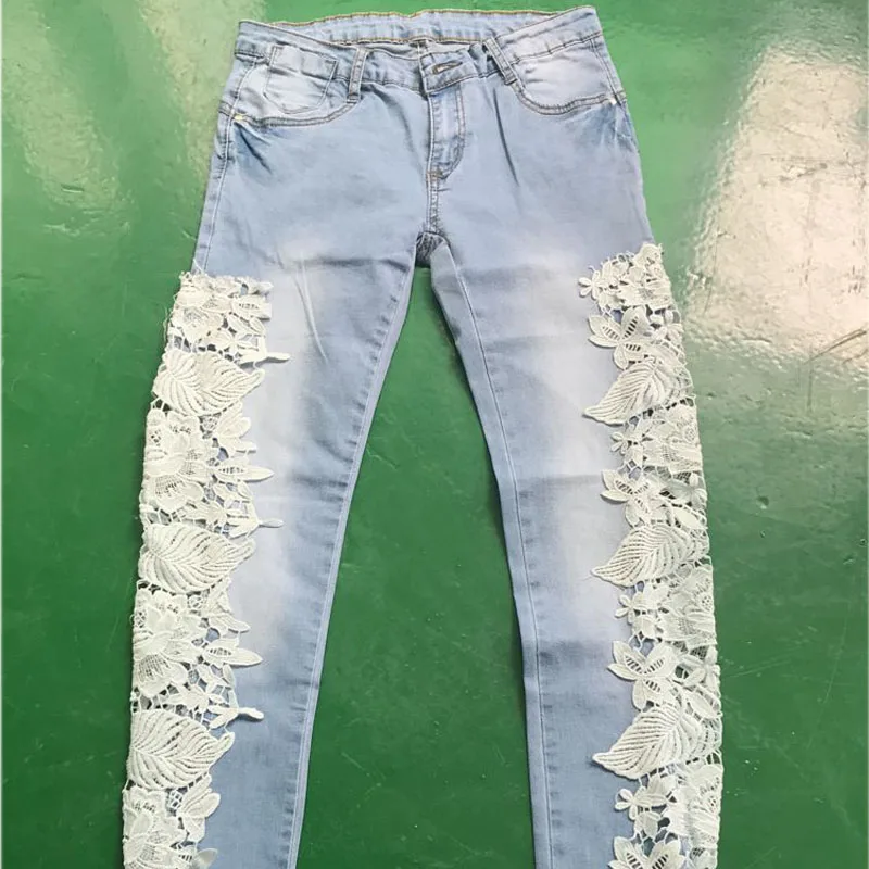 Для женщин Джинсы для с белым кружевное платье цветочным рисунком Boyfriend Denim
