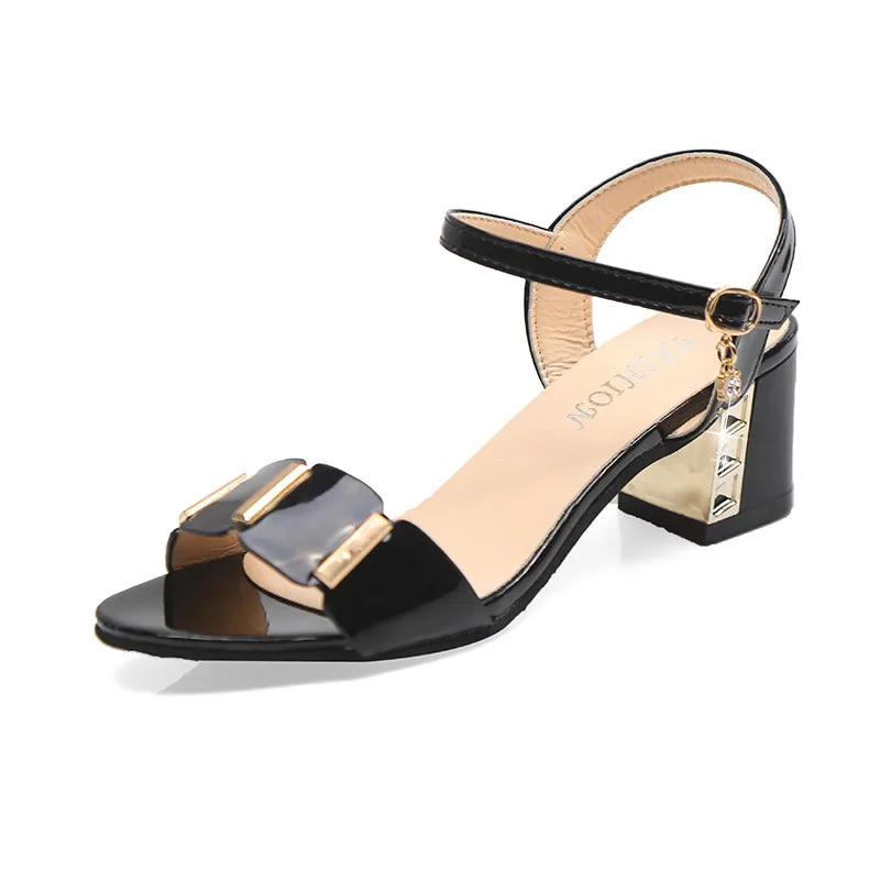 Женская обувь Новинка лета 2018 года Корейская версия толстых однотонных удобных