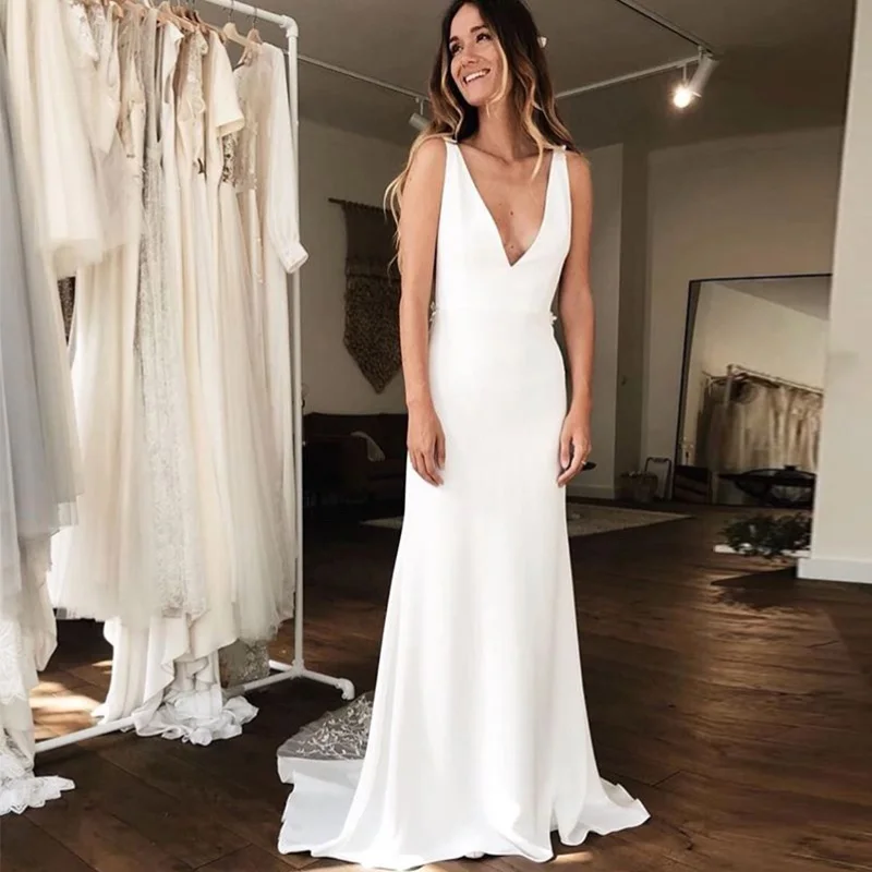 

Romantic Illusion Back Mermaid Simple Wedding Dresses Deep V-neck Backless Applique Train Vestidos De Noiva Em Cetim