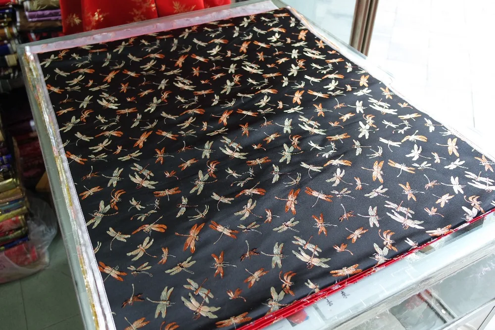 Китайская традиционная шелковая парча черная задняя часть с желтым и золотой