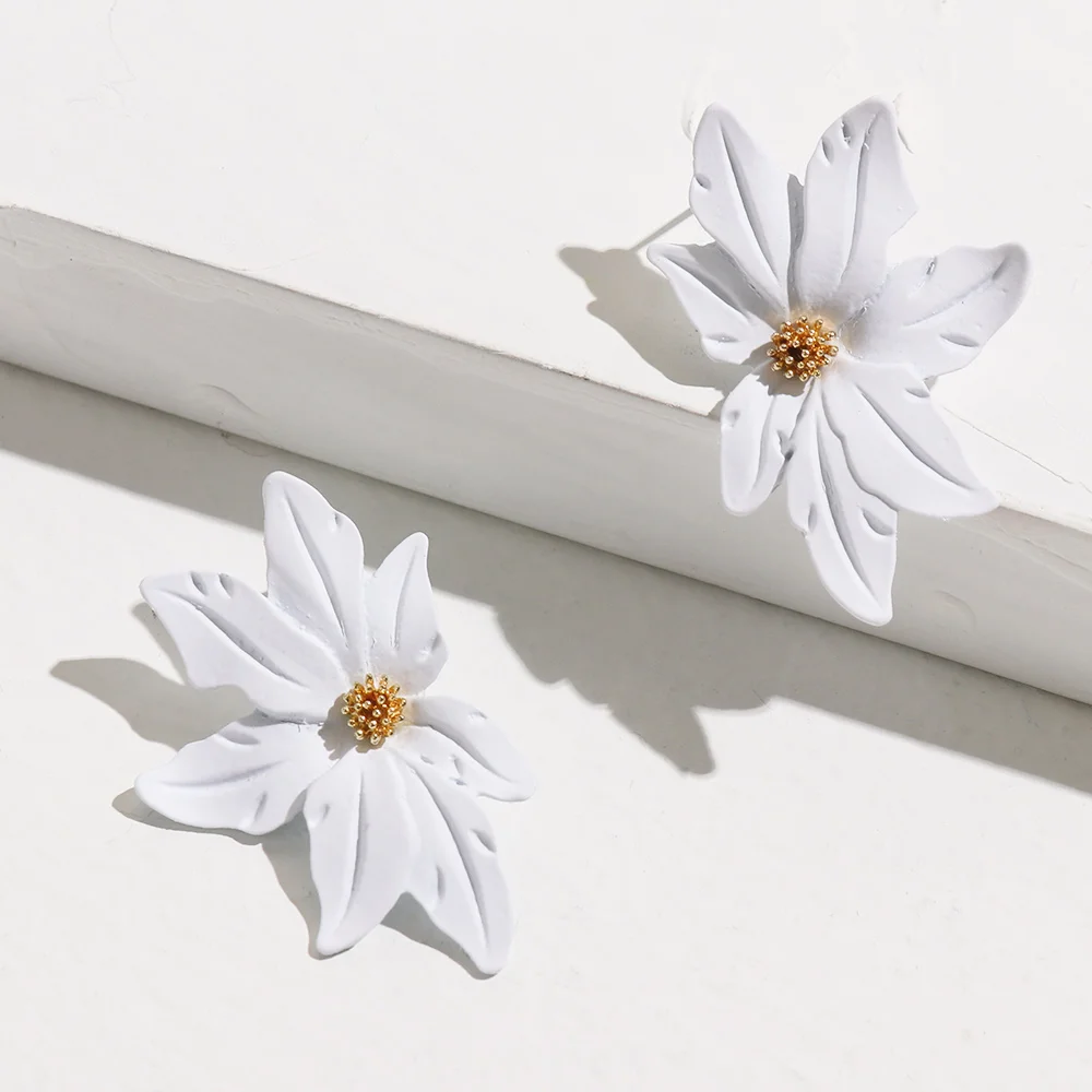 Женские серьги пусеты в виде цветов красивые Корейском стиле 2020|Серьги-гвоздики|