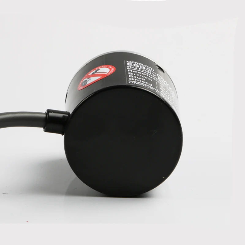 1pc E6C2-CWZ5G New Speed Encoder 2M 100P/R 360P/R 1000P/R 1024P/R 2000P/R |