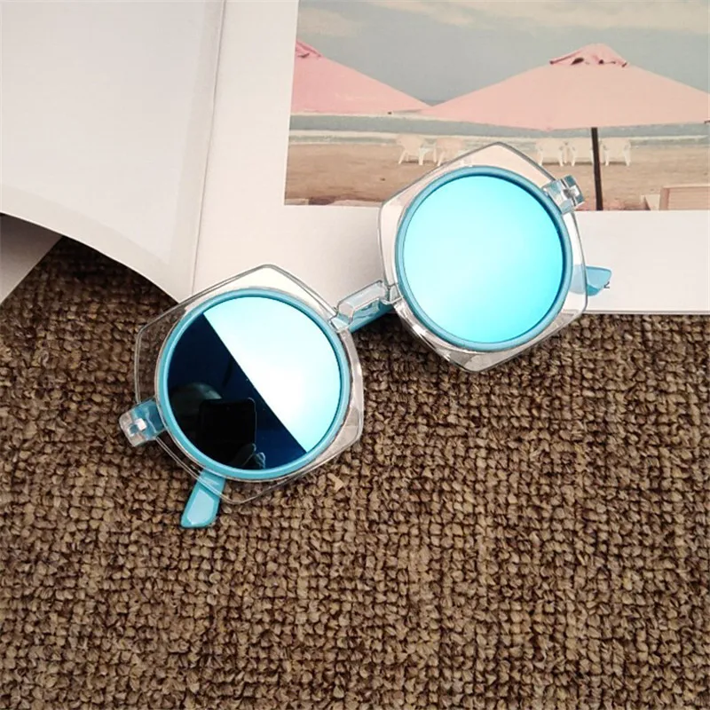 Ретро Современная мода Новая прозрачная оправа детские солнцезащитные очки Светоотражающие цветные солнцезащитные очки для мальчиков и девочек солнцезащитные очки с защитой от ультрафиолета