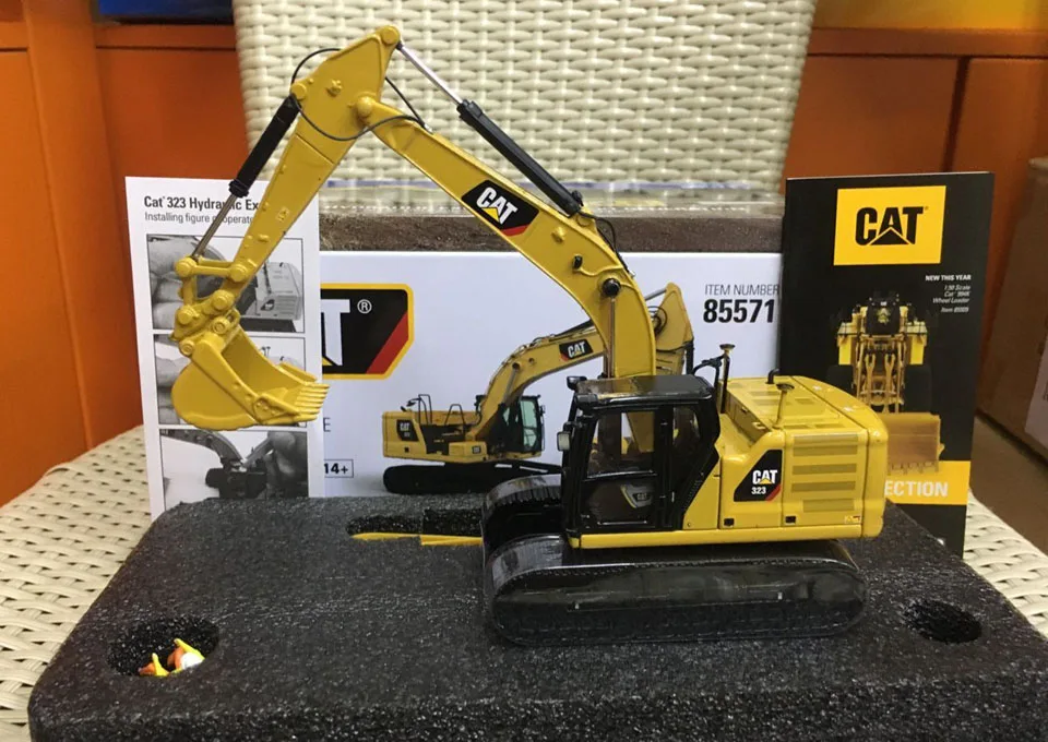 Caterpillar Cat 323 гидравлический экскаватор следующего поколения 1/50 масштаб