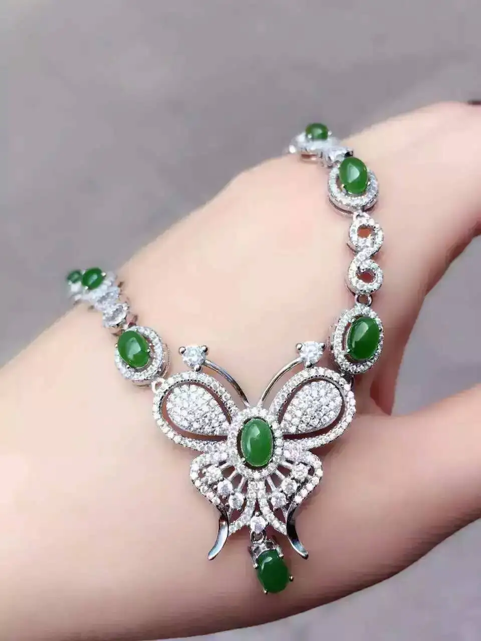 

Natural green jasper stone Necklace Natural Gemstone Pendant Necklace S925 sliver women Luxury trendy butterfly party Jewelry