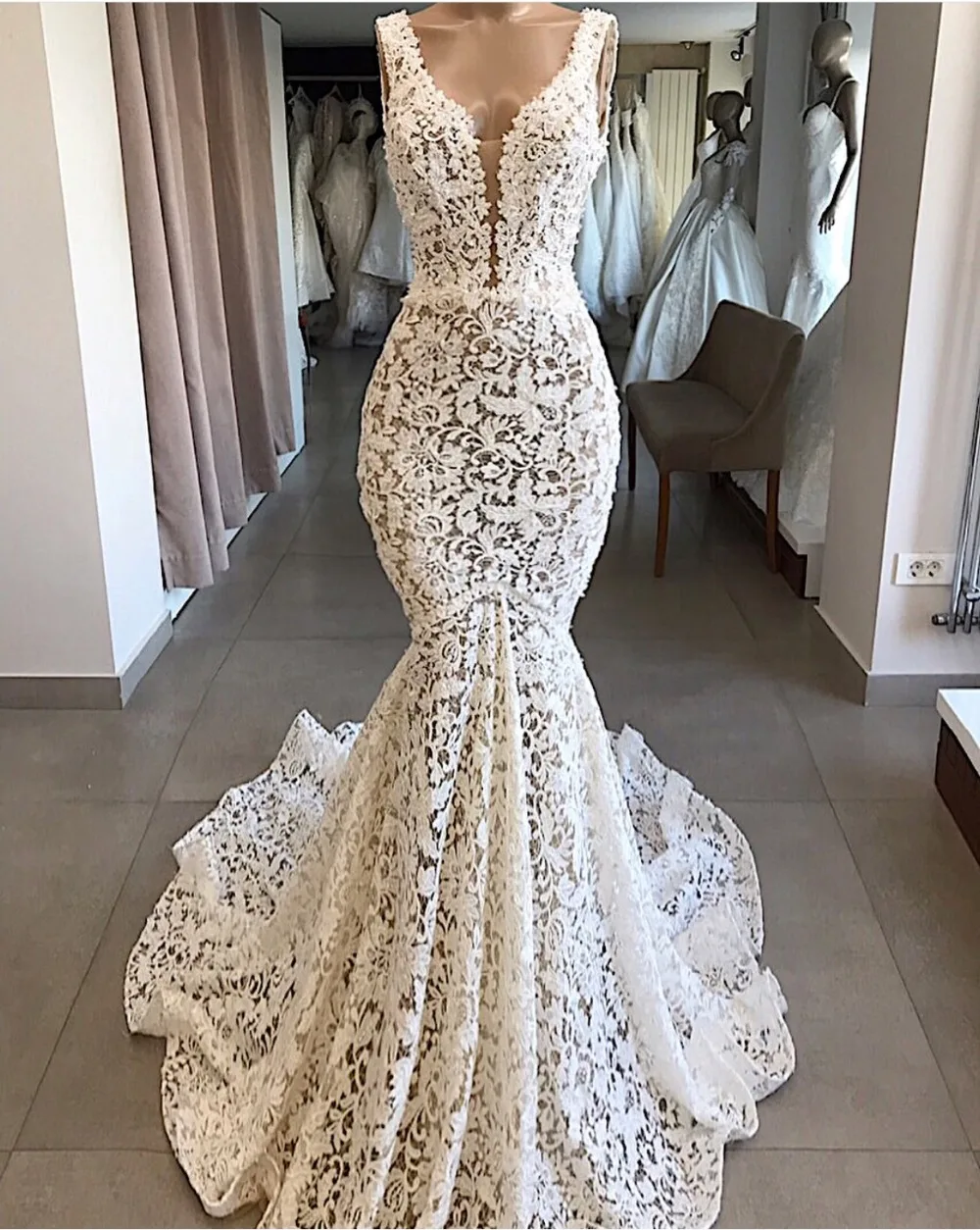 Женское свадебное платье с юбкой годе кружевное длинное открытой спиной и V