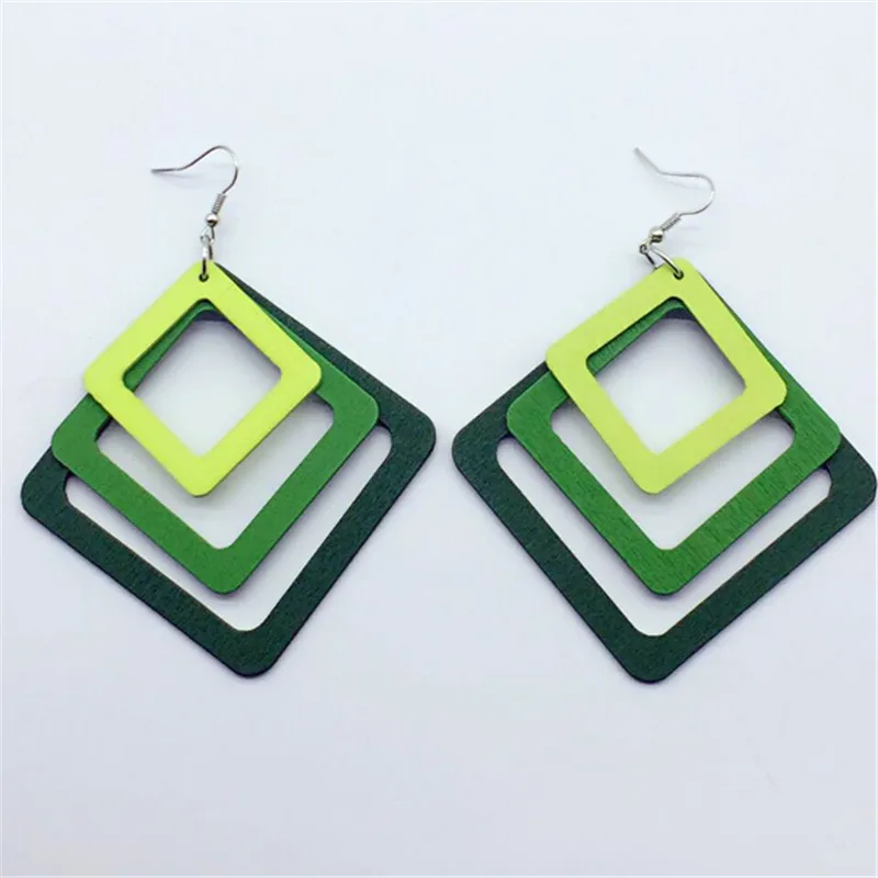 Женские деревянные серьги-бабочки трехцветные длинные серьги в картонной