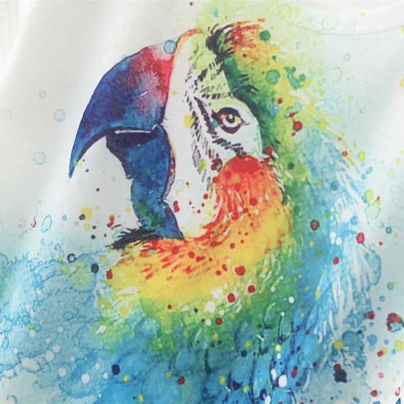 2018 summer new coloured parrot round neck short sleeved women's T-shirt. |