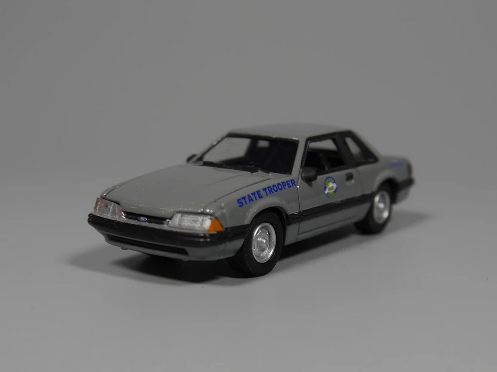 Авто ИНН Greenlight 1:64 1991 Ford Mustang &quotSTATE TROOPER&quot литой под давлением автомобиль модель