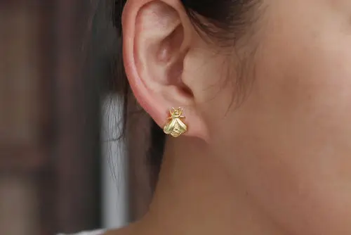 Solid Sterling SIL милые серьги гвоздики золотистого цвета с медом и Пчелой A1296