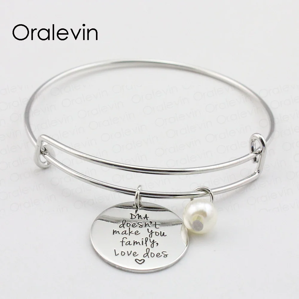 DNA не делает вашу семью любовь вдохновила ручной гравировкой кулон браслет