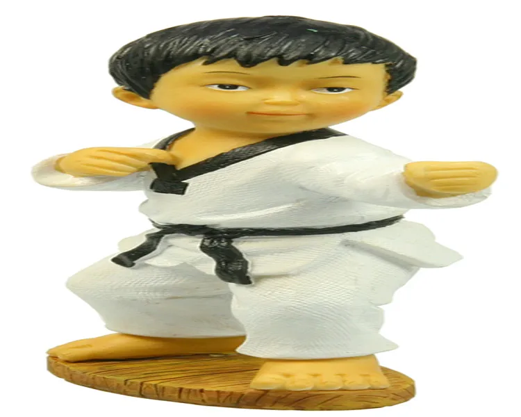 Дизайн в Корейском стиле изделия из смолы серии тхэквондо мальчик пробивая