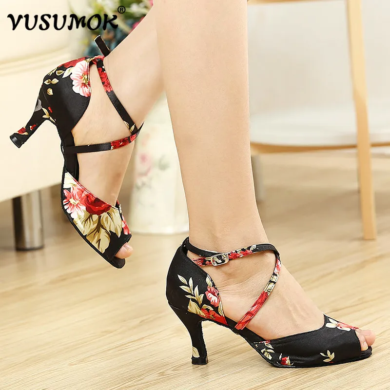 VUSUMOK Satin Women's Latin dance shoes indoor professional Soft Ballroom dancing Chinese Style Plug Size | Спорт и развлечения