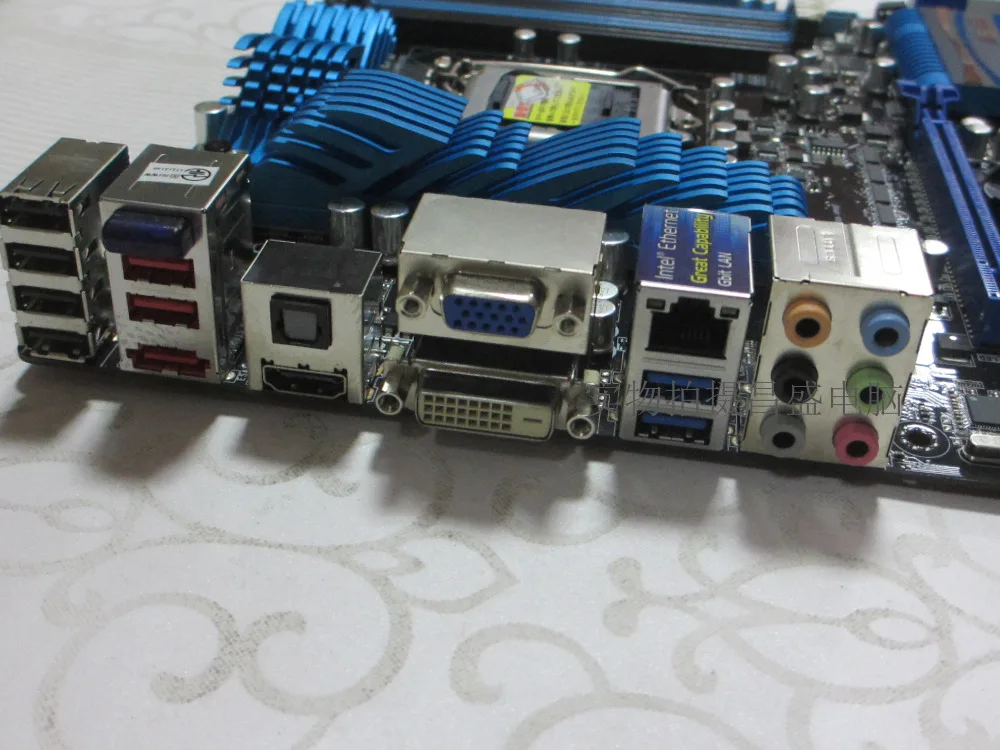 Asus P8Z68-V PRO DDR3 LGA 1155 Z68   i3 i5 i7 32  SATA3 USB2.0 USB3.0 ATX