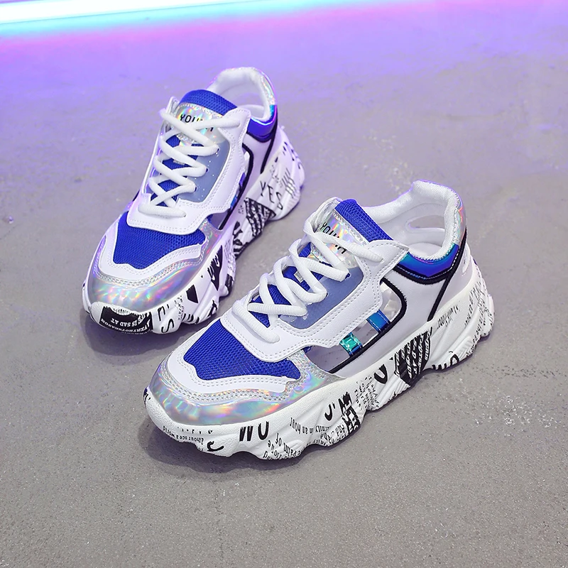 Женские кроссовки на танкетке визуально увеличивающие рост застежке-липучке