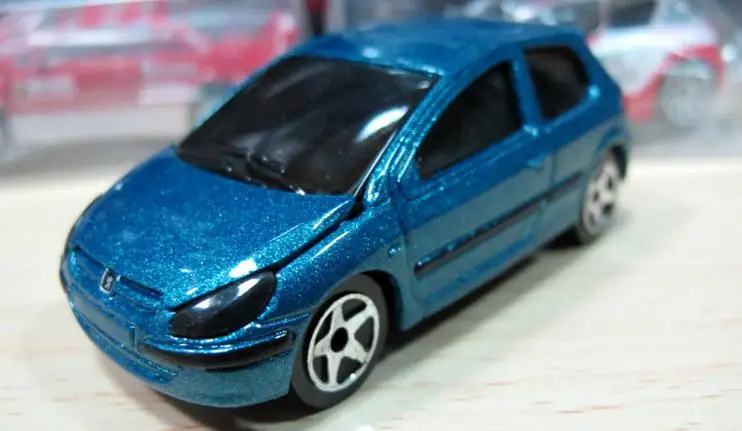 11 Высокая моделирования Renault, ≥got, toyota corolla, subaru гоночная модель, 1: 64 модели автомобилей из сплава, металлические литья, игрушечный автомобиль - Цвет: 11