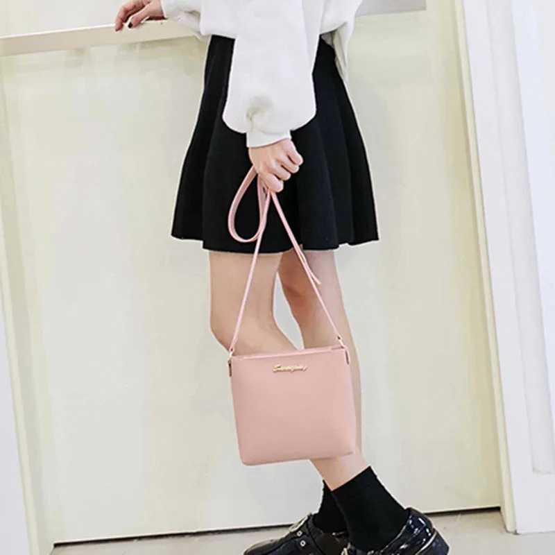 Женская сумка через плечо маленькая из искусственной кожи на молнии в стиле