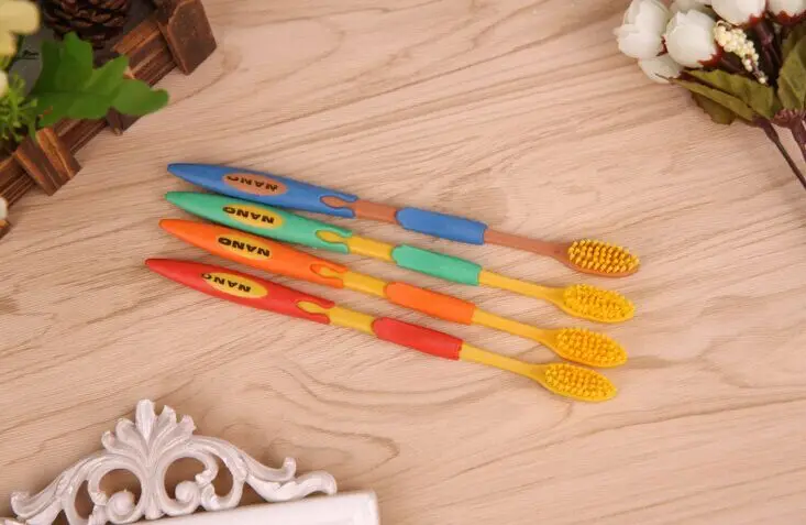 Бесплатная доставка новинка 4 шт./лот набор мягких зубных щеток для путешествий